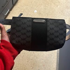 Micheal Kors Fanny pack